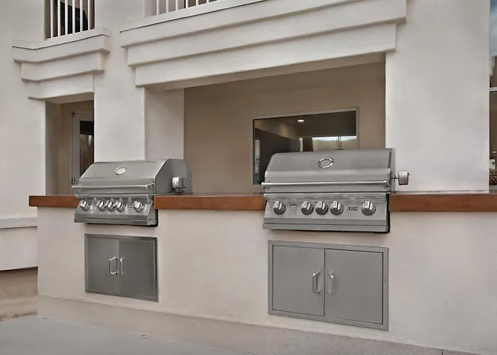 Home2 By Hilton Old Town 3*